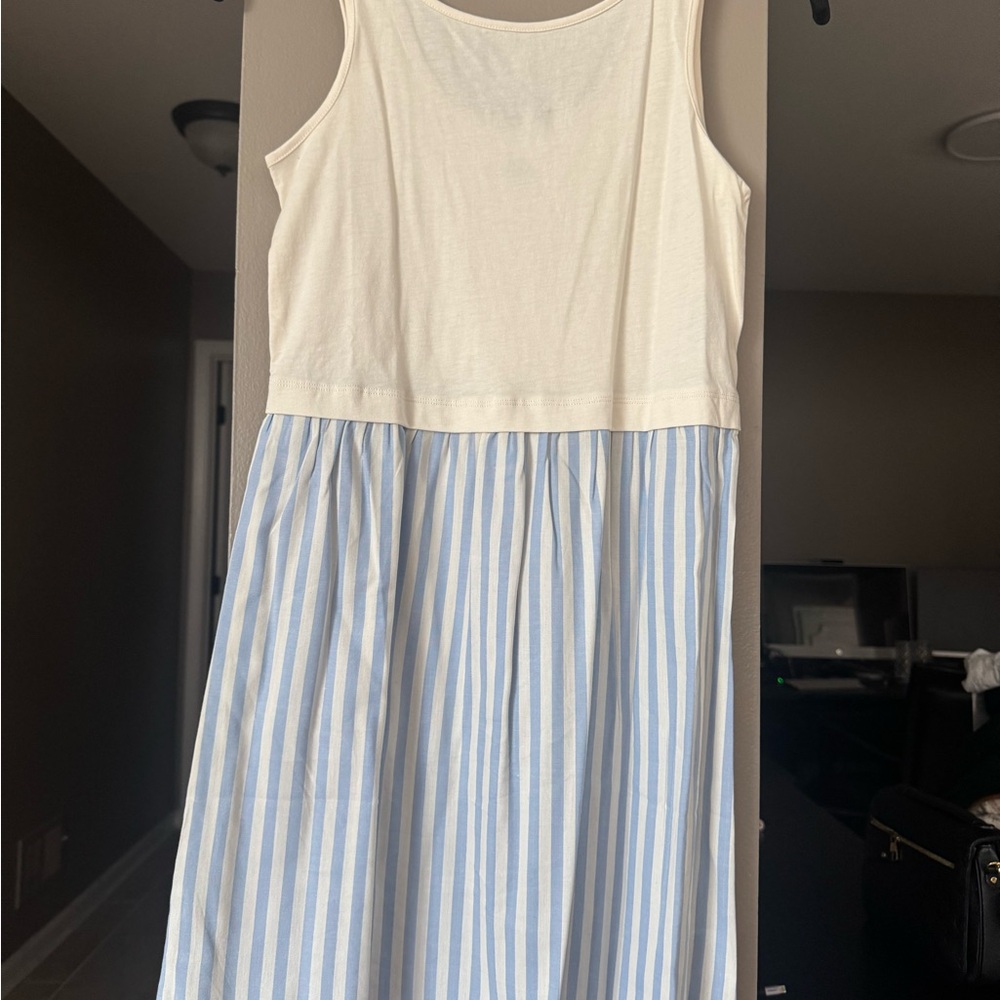 Old Navy Cream and Blue Pleated Sundress Sleeveless Casual